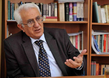 Aydın, iktidarla ilişkisini sorgulamalı