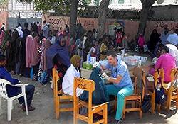 Afyonlu doktorlar izinlerini Somali'de geçirdi,