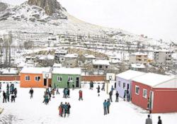 Van'da prefabrik okullar eğitime açıldı