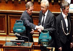 İnkâr tasarısı, Anayasa Mahkemesi'ne gidiyor