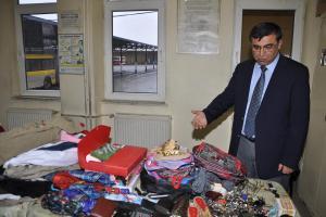 Otobüste unutulan eşyalar sahibini bekliyor