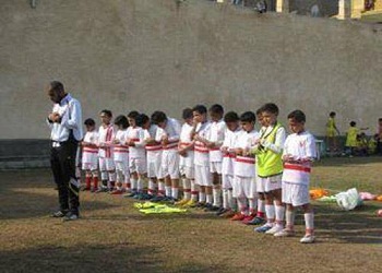 Ünlü futbolcu Henry'den cemaat ile namaz