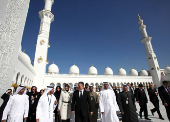 Camiye giriş için de VİP torpili olur mu?