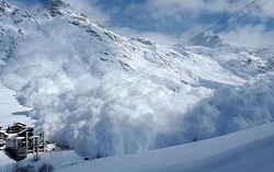 Ağrı-Van karayoluna çığ düştü