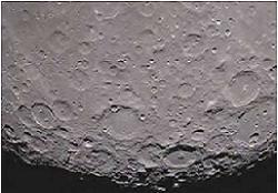 Ay'ın karanlık yüzü görüntülendi