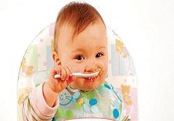 Bırakın, çocuk kendisi yesin