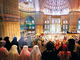 Kadınlar cemaatle nasıl namaz kılmalı?