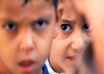 Erkek, kız kardeşe baskı kurmasın!