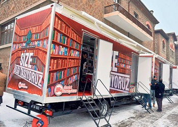 Mobil kütüphaneler halkla buşuyor