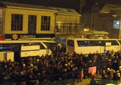 Umre yolcuları dualarla uğurlandı