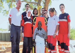 Ölümü beklerken Türk doktorlar yetişti