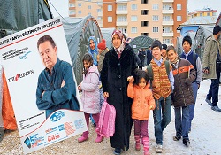 Kayahan'dan depremzede çocuklar için çağrı: Tut Elinden