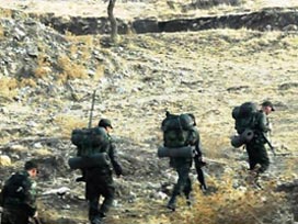 33 Askeri ölüme göndermişler