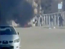 Suriye ordusu Rastan kentini bombalıyor