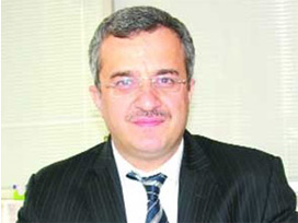 'Üniversite rektörleri kral gibi'