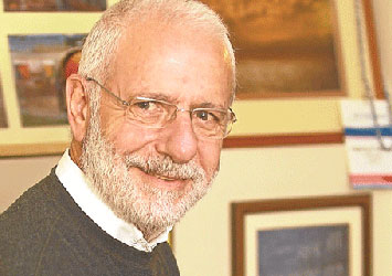 Başörtüsü ilkokulda bile serbest olmalı