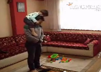 Gülümseten namaz videosu