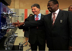 Latek gözünü Afrika’ya dikti