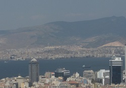 İzmir'de kentsel dönüşüm sürüyor