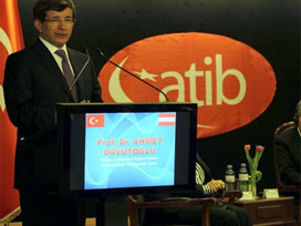 Bakan Davutoğlu'nu kızdıran soru
