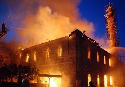 Karacabey'in tarihi Ulu Camii'nde yangın