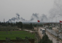 Suriye Sınırında Köyleri Bombalıyor