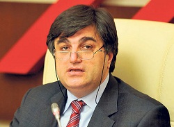 Eğitim fakültelerinde kaliteye odaklanmak zorundayız
