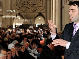 Vaaz ve hutbeler işaret diline çevriliyor