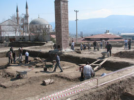 Otopark arazisinden tarihi eser fışkırdı!