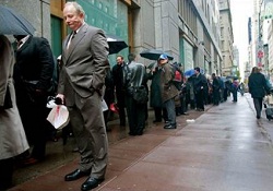 1 yıldır beklemedeler