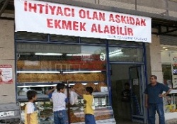 'Sevabına askıda ekmek'