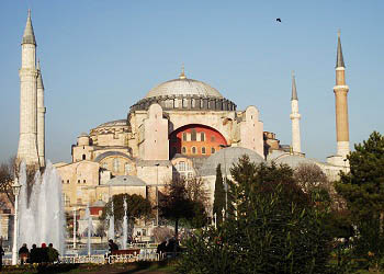 'Ayasofya 29 Mayıs'ta ibadete açılsın'