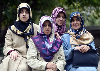 28 Şubatta 3 kızıyla birlikte idamla yargılandı