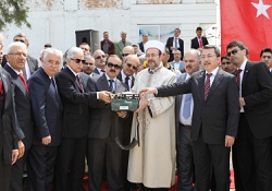 Sosyal yaraları sarmak din hizmetinin bir parçasıdır