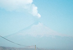 Popocatepetl yanardağı alarm veriyor