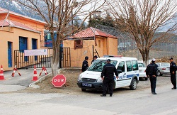 Çocuk cezaevleri 'eğitim evi' oluyor