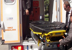İlk 'obez ambulansı' hizmete girdi