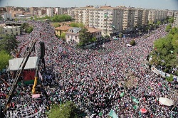 Diyarbakır'da Yüz binler Hz. Muhammed'e koştu