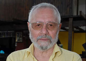 Said Nursi'nin külliyatı okunuyor gık çıkmıyor