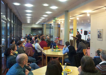 Köln Nur dersanesinde dinler toplantısı