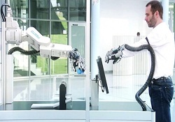 İnsan gücünü iki kat artıran robotik eldiven geliştirildi
