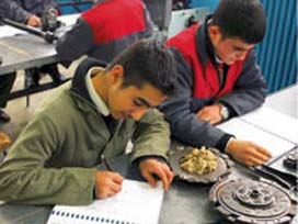 Üniversiteye giden en kolay yol oradan geçiyor