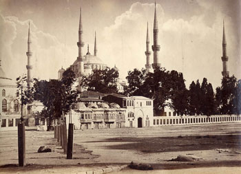 Sultanahmet esir kampı gibiydi