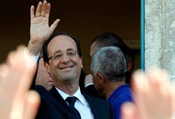 Hollande'a sürpriz davet