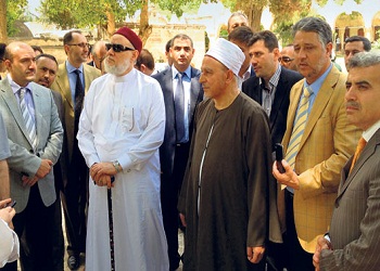 Irkçılığın çaresi Peygamber (asm) yolunda
