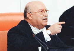 Eyyüp Cenap Gülpınar vefat etti