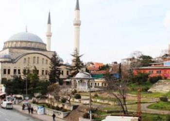 Cami avlusuna bakın ne yapacaklar!