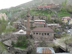 Bitlis'teki tarihi evler bir bir yok oluyor