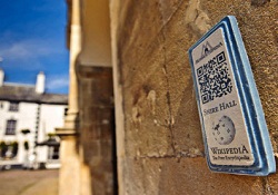 QR kodlarıyla sarılı 'Wikipedia kasabası'!