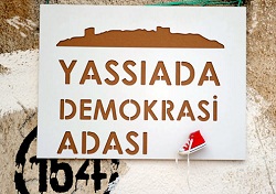 Yassıada'ya Demokrasi Adası tabelası asıldı